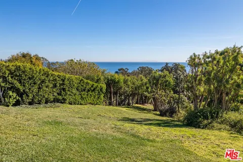 $7,950,000 | 27727 Pacific Coast Highway, Malibu, CA 90265