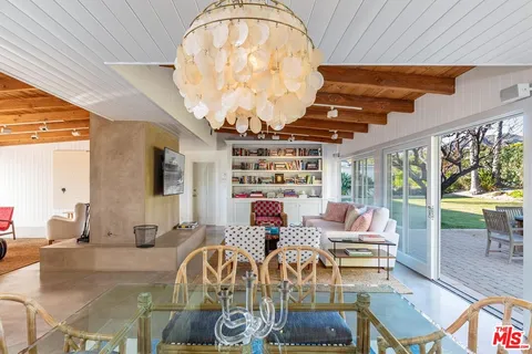 $7,950,000 | 27727 Pacific Coast Highway, Malibu, CA 90265