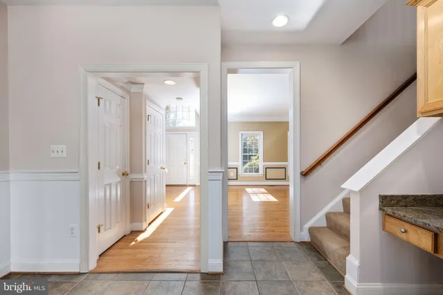 a view of empty room with window