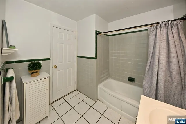 $720,000 | 243 Devon Road, Washington Township, NJ 07676