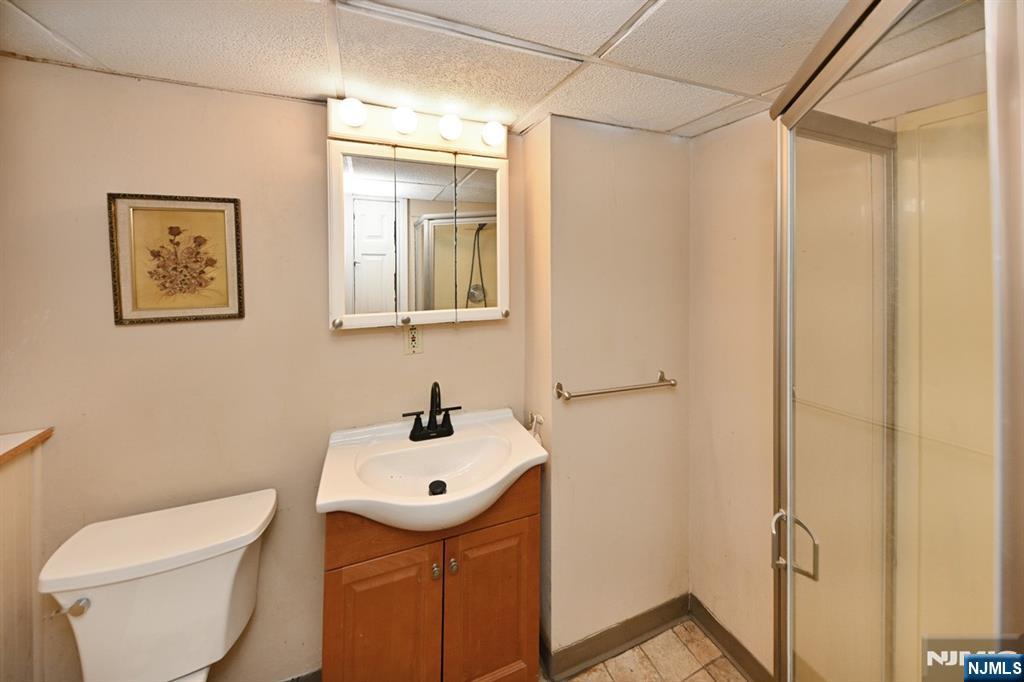 243 Devon Road Washington Township, NJ 07676 - Photo 17 of 40