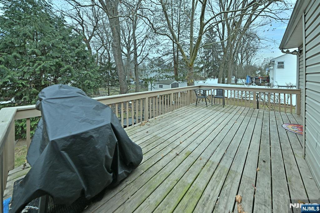 243 Devon Road Washington Township, NJ 07676 - Photo 25 of 40