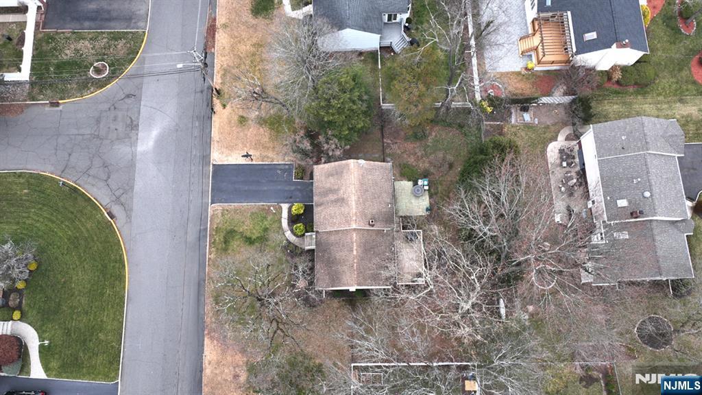 243 Devon Road Washington Township, NJ 07676 - Photo 32 of 40