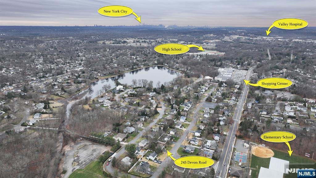 243 Devon Road Washington Township, NJ 07676 - Photo 35 of 40