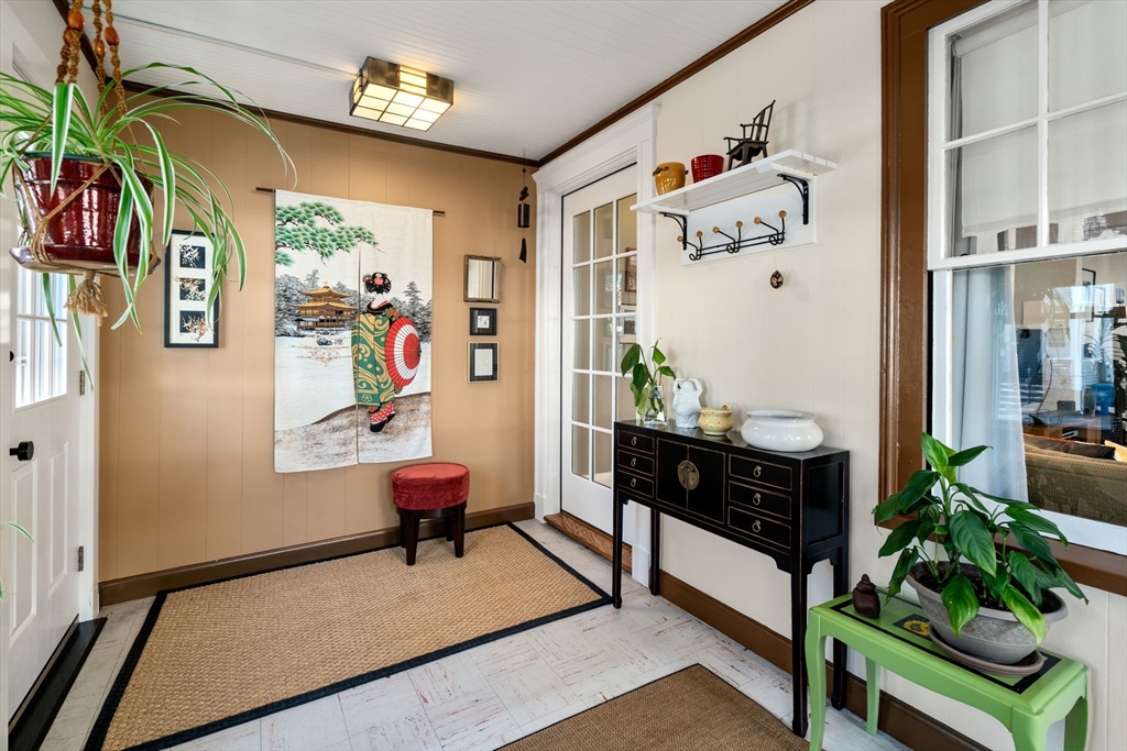 15 Berkshire Road, Unit 1 Waltham, MA 02453 - Photo 7 of 42 a living room with furniture