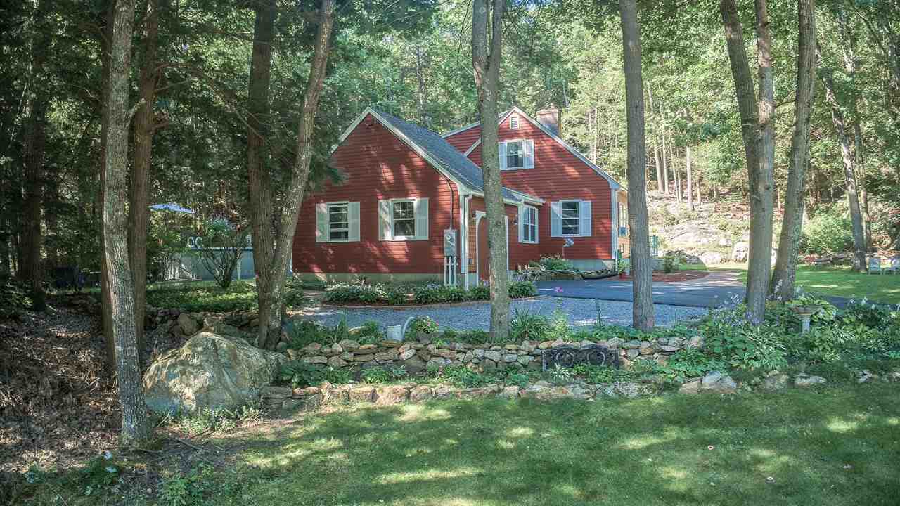 28 Gold Finch Road Goffstown, NH 03045 - Photo 2 of 33