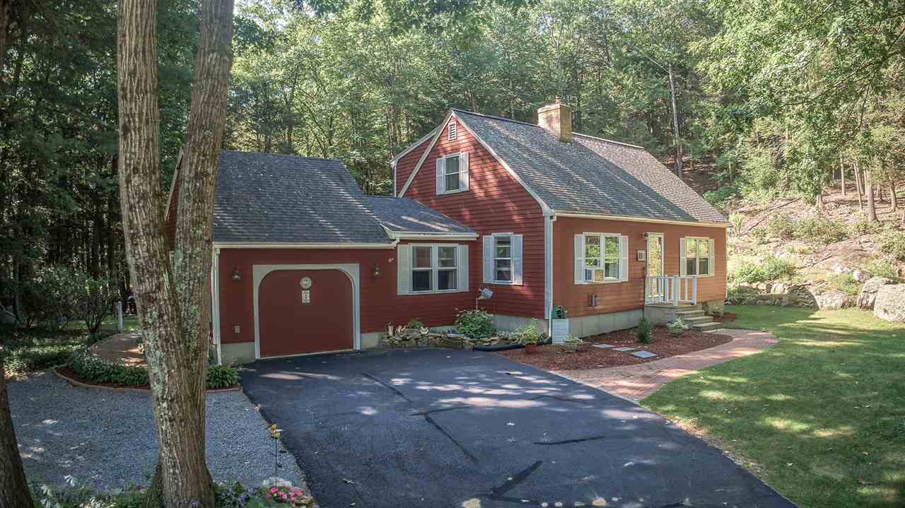 28 Gold Finch Road Goffstown, NH 03045 - Photo 4 of 33