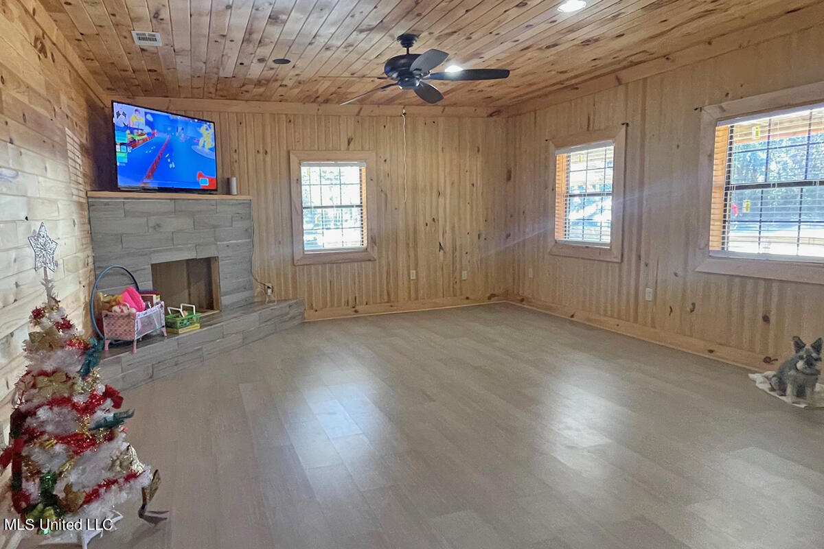 1129 Geiger Road Lucedale, MS 39452 - Photo 2 of 26 1 (2)