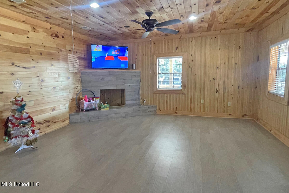1129 Geiger Road Lucedale, MS 39452 - Photo 3 of 26 1 (3)