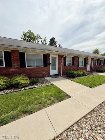 $795 | 180 Ohio Avenue, Unit 9, Salem, OH 44460