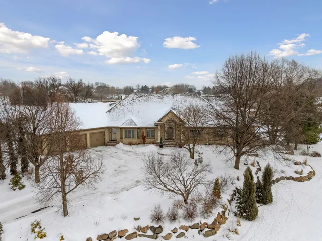 $2,350,000 | 675 Navajo Road West, Hamel, MN 55340