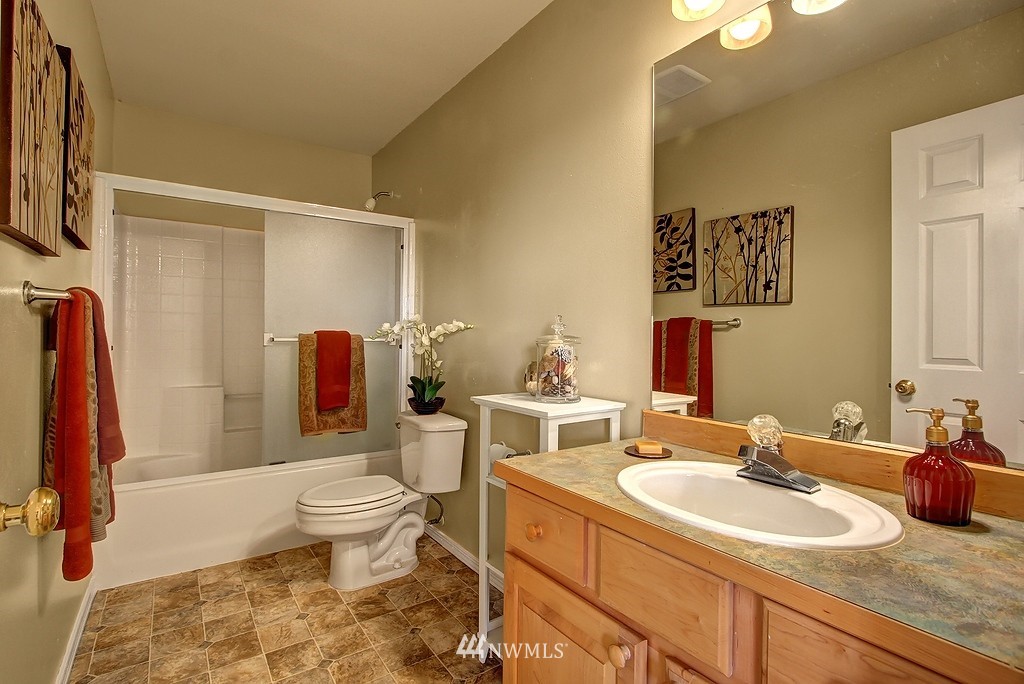 2418 Southeast 2nd Place Renton, WA 98056 - Photo 17 of 24 Gallery Image 17