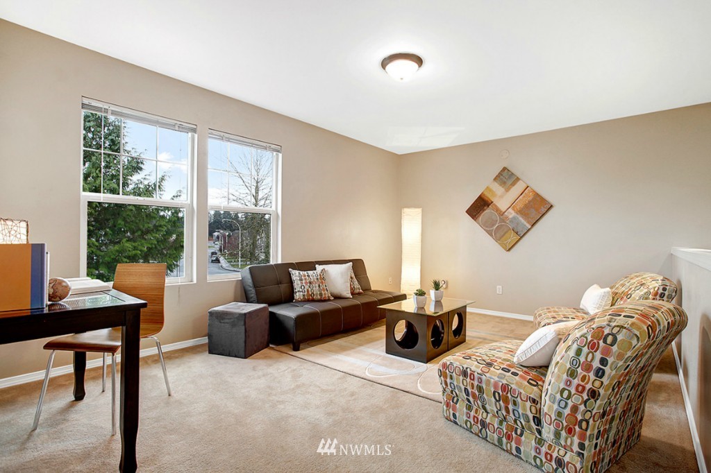 2418 Southeast 2nd Place Renton, WA 98056 - Photo 4 of 24 Gallery Image 4