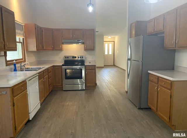 $1,550 | 2405 Checkerberry Lane, Springfield, IL 62711