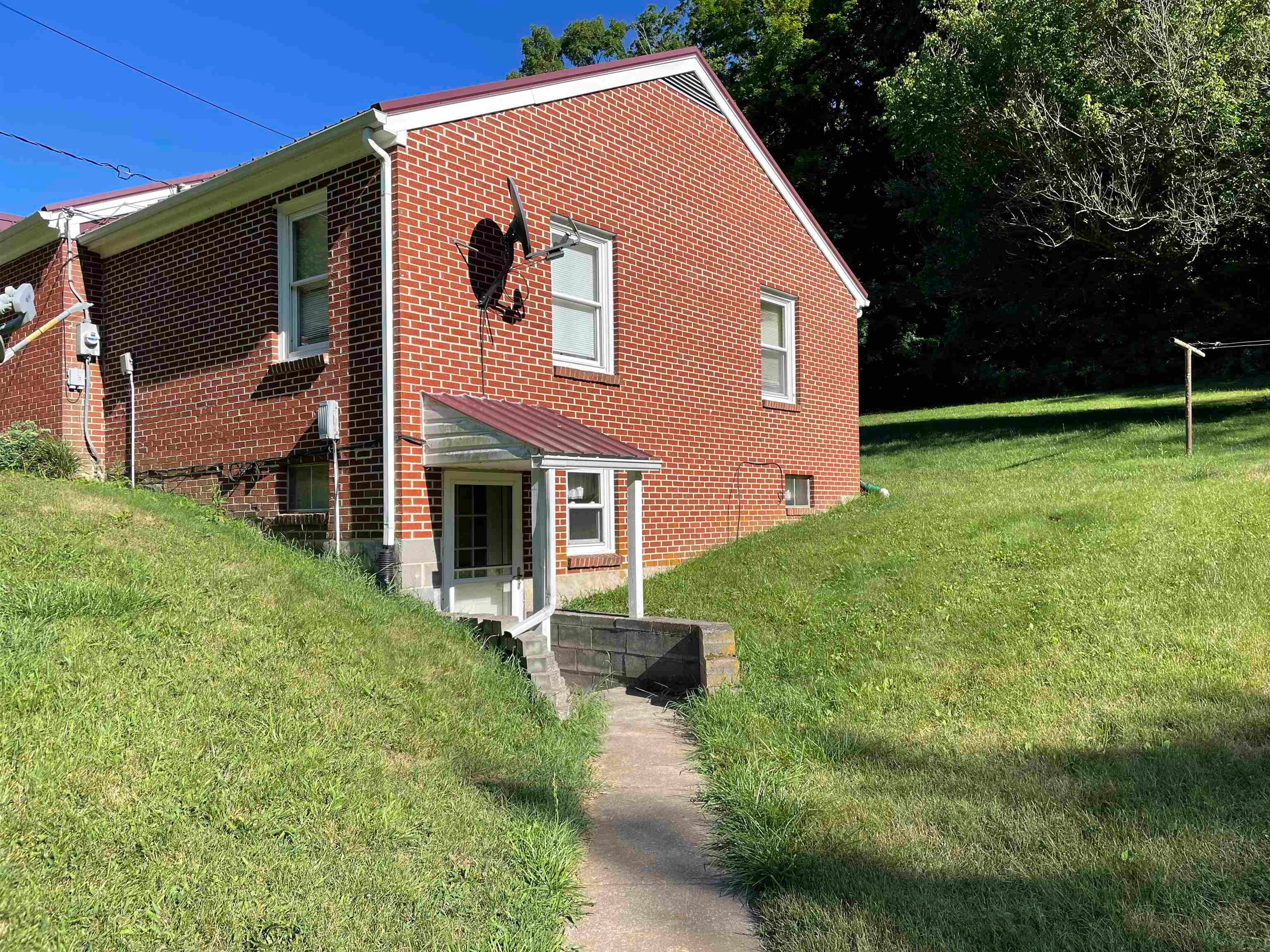 176 Sugar Run Road Staffordsville, VA 24167 - Photo 2 of 16 Gallery Image 2