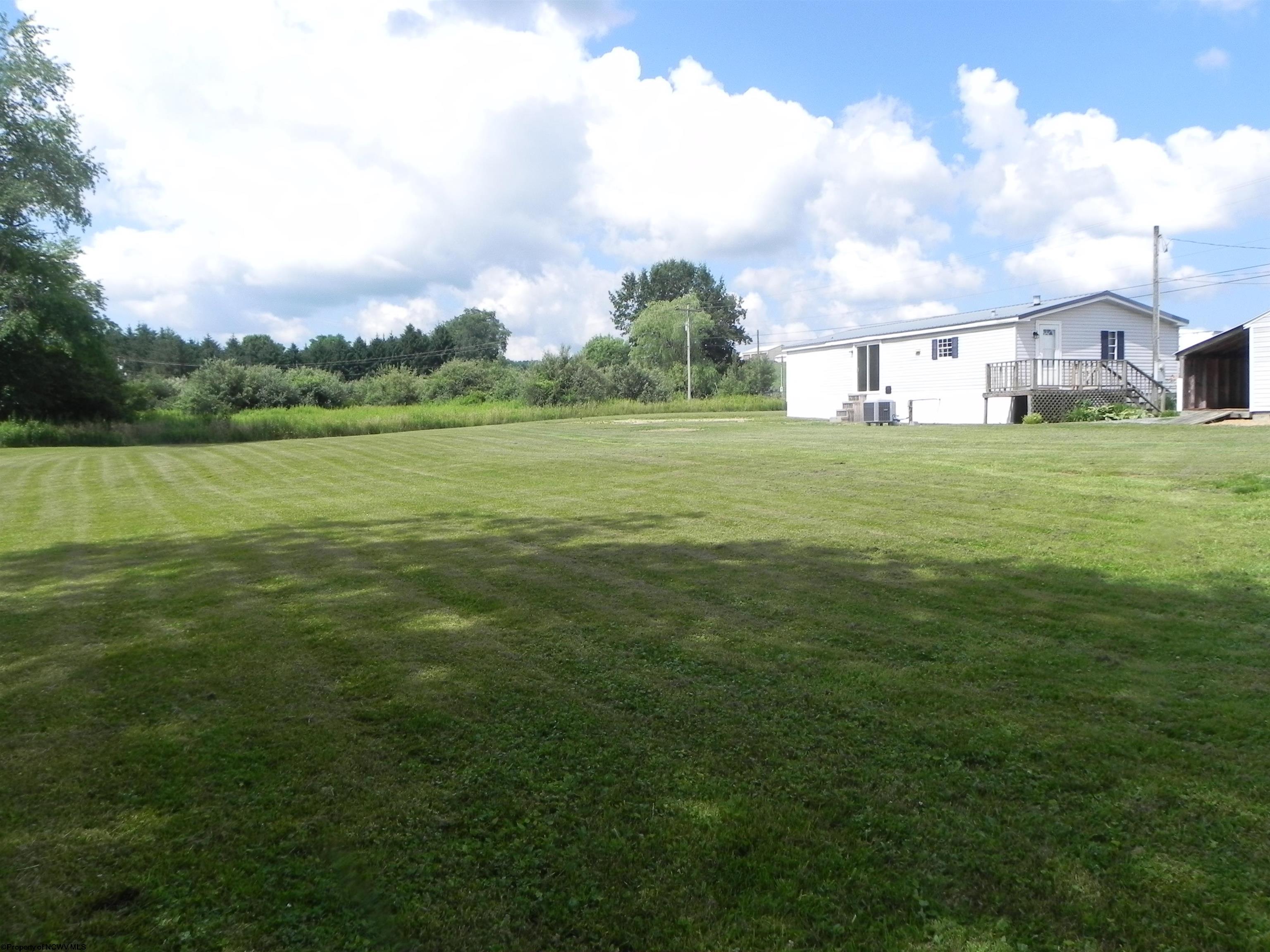 137 Sunny Brook Road Reedsville, WV 26547 - Photo 5 of 26 Gallery Image 5