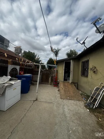 a view of outdoor space with city view