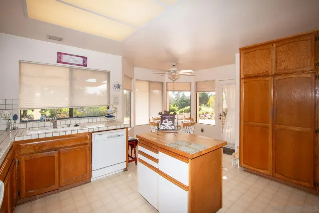 $999,000 | 18038 Caminito Balata, San Diego, CA 92128