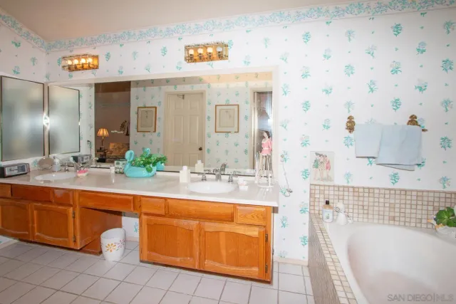 $999,000 | 18038 Caminito Balata, San Diego, CA 92128