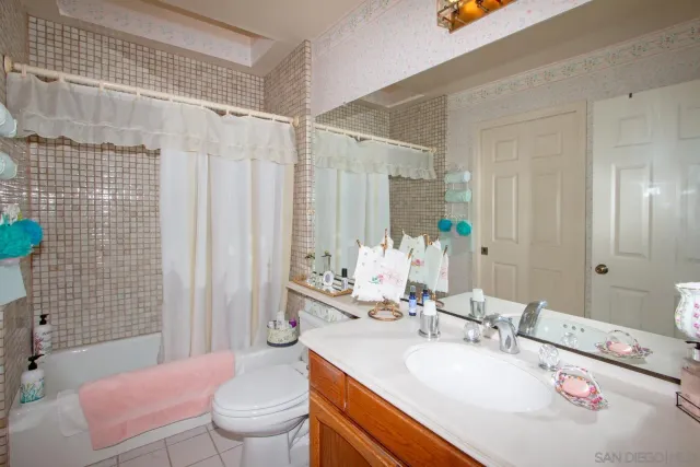 $999,000 | 18038 Caminito Balata, San Diego, CA 92128