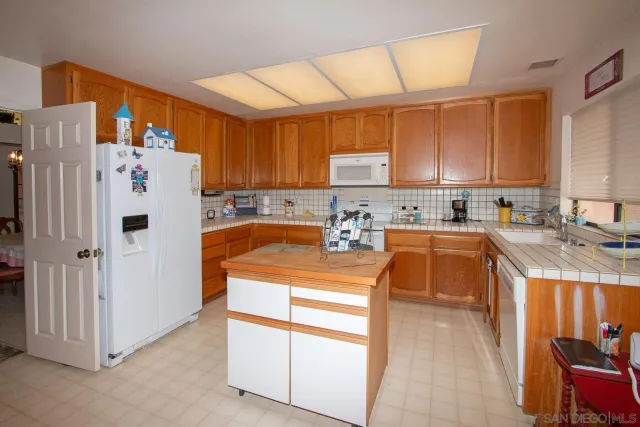 $999,000 | 18038 Caminito Balata, San Diego, CA 92128