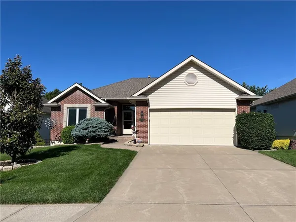 $364,000 | 3228 South Cardinal Court, Blue Springs, MO 64015