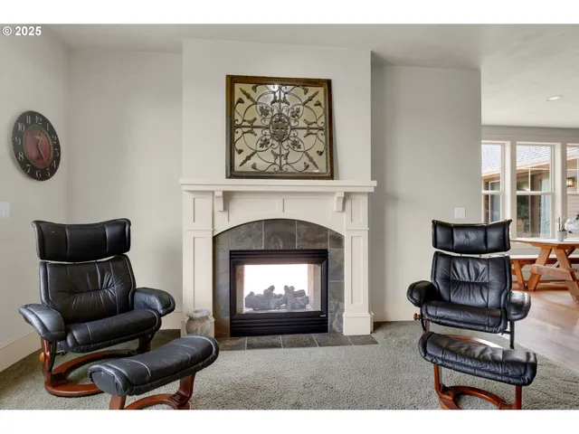 $1,098,000 | 84545 Drew Lane, Pleasant Hill, OR 97455