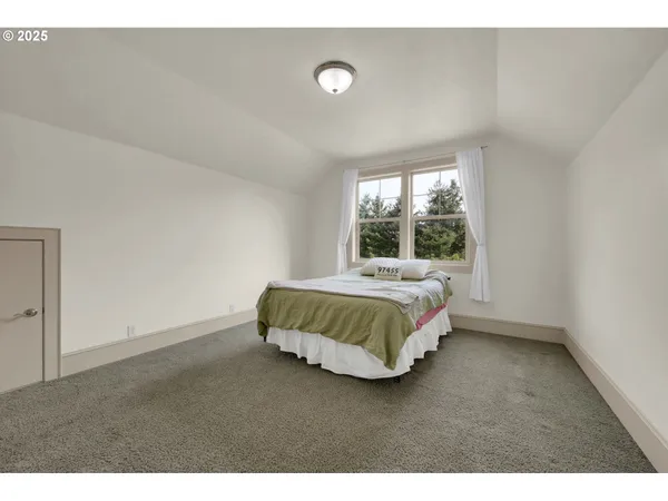 $945,000 | 84545 Drew Lane, Pleasant Hill, OR 97455