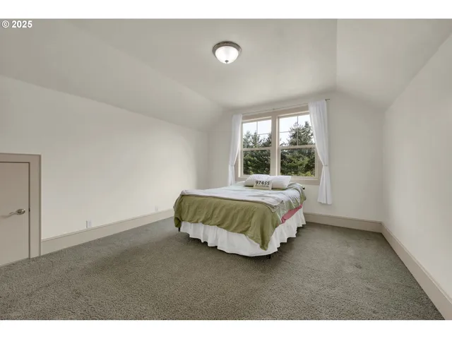 $1,098,000 | 84545 Drew Lane, Pleasant Hill, OR 97455