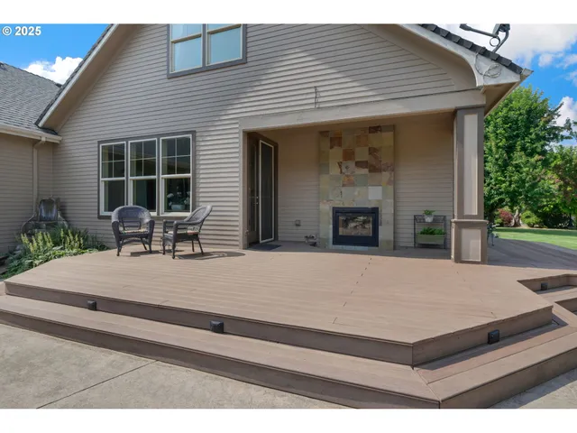 $1,098,000 | 84545 Drew Lane, Pleasant Hill, OR 97455