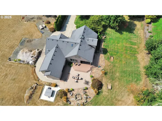 $1,098,000 | 84545 Drew Lane, Pleasant Hill, OR 97455