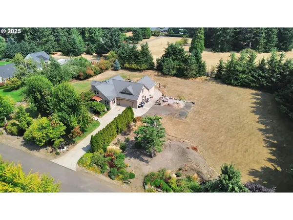 $945,000 | 84545 Drew Lane, Pleasant Hill, OR 97455