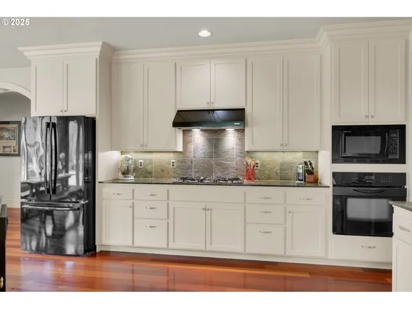 $945,000 | 84545 Drew Lane, Pleasant Hill, OR 97455