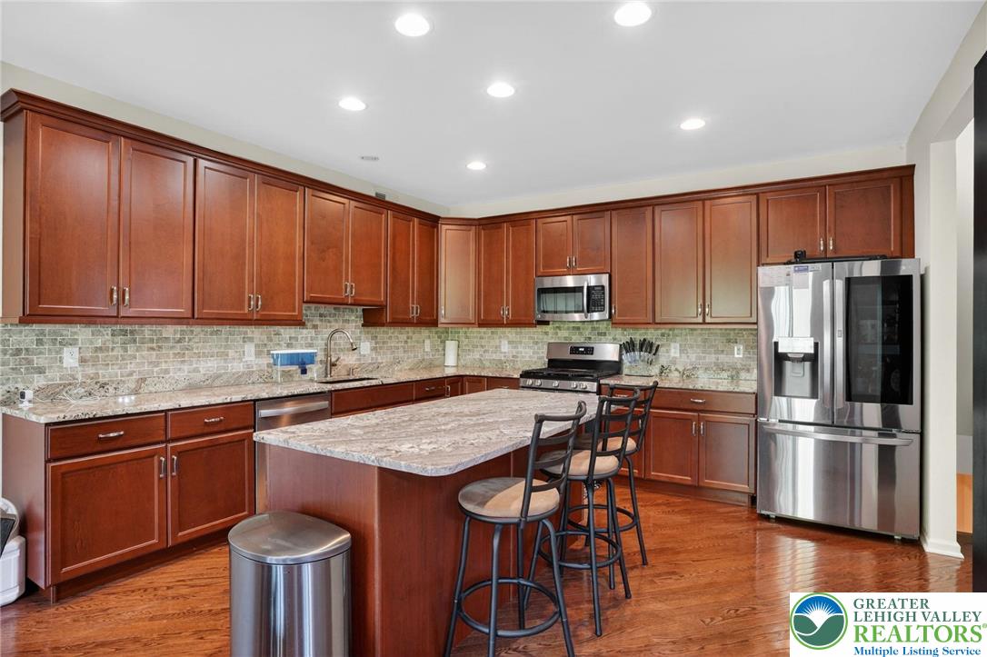 560 Quaker Ridge Terrace Easton, PA 18042 - Photo 12 of 40 Gather around the island