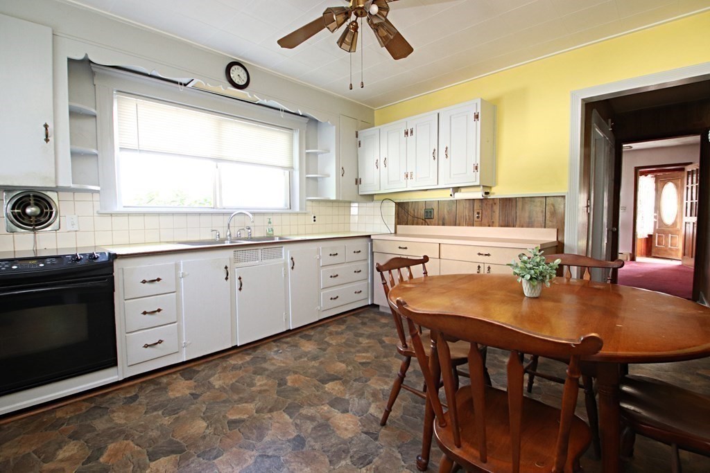 444 Central Street Saugus, MA 01906 - Photo 12 of 37