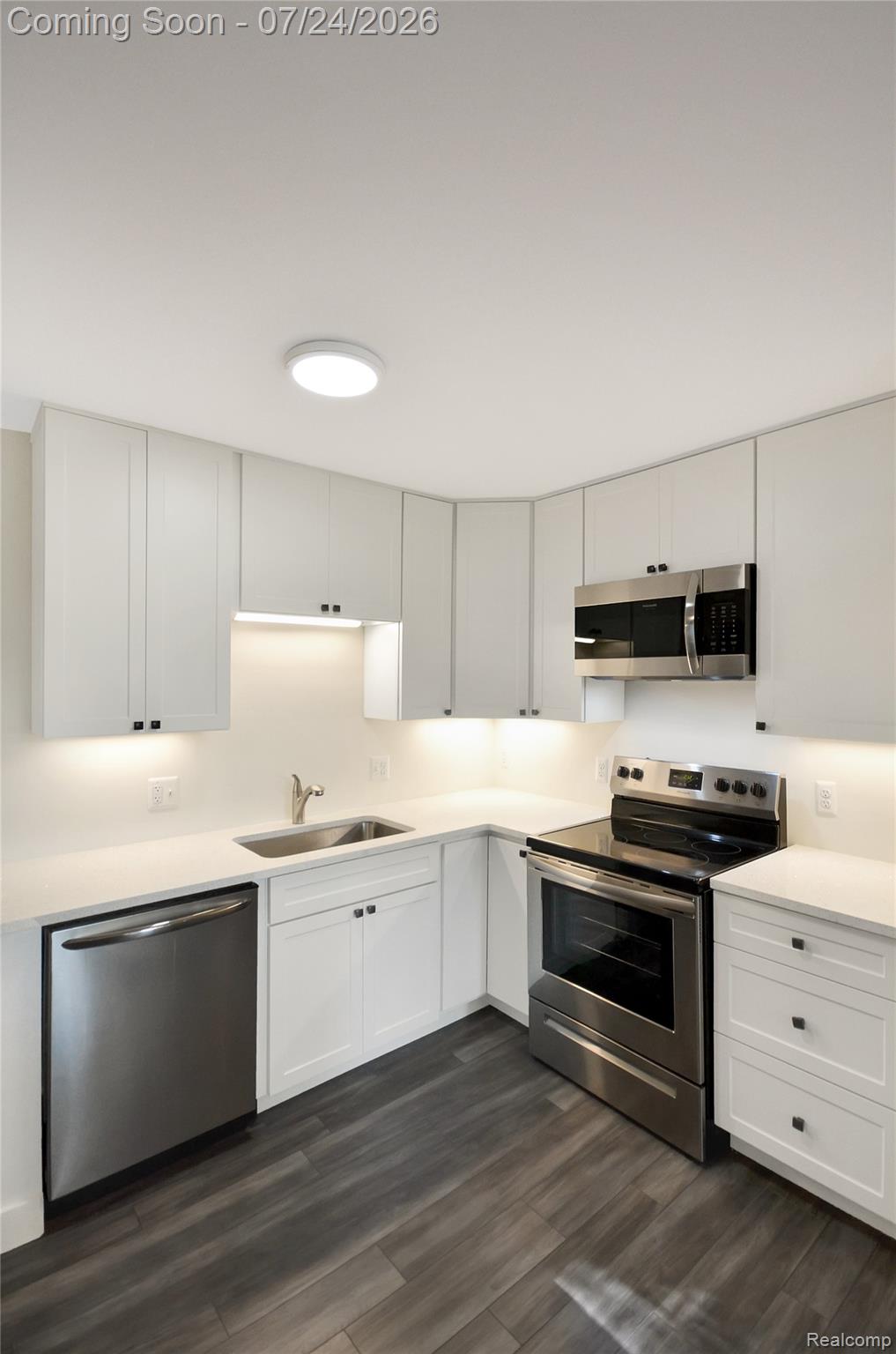 29322 Hoover Road, Unit 322 Warren, MI 48093 - Photo 10 of 20 10 Kitchen.jpg