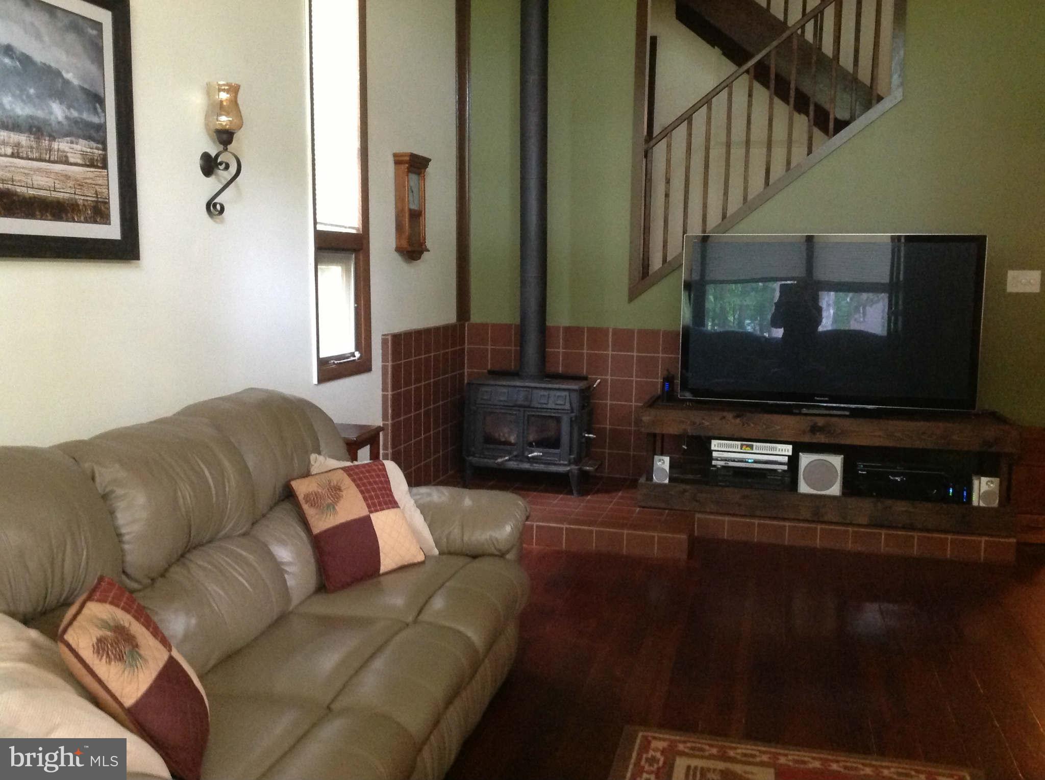 8151 Rogues Road Catlett, VA 20119 - Photo 4 of 24 Living Room