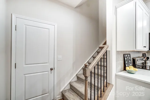 a view of livingroom with furniture and windows