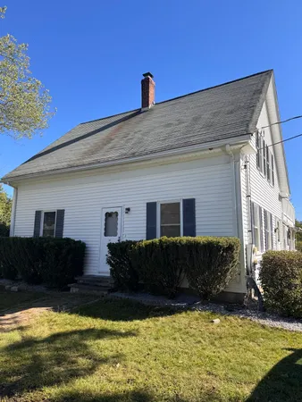 $2,550 | 13 Populatic Street, Unit B, Medway, MA 02053