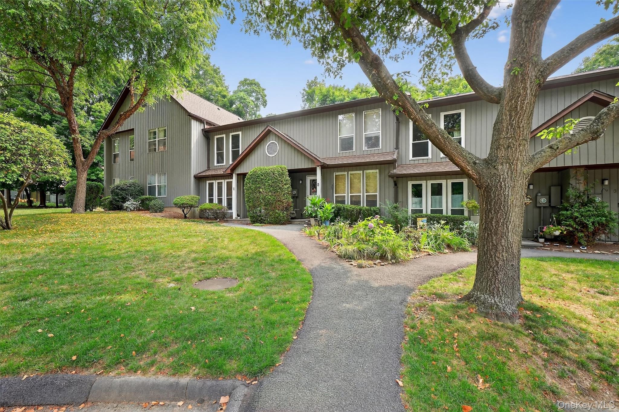 6 Elmwood Circle Peekskill, NY 10566 - Photo 1 of 24