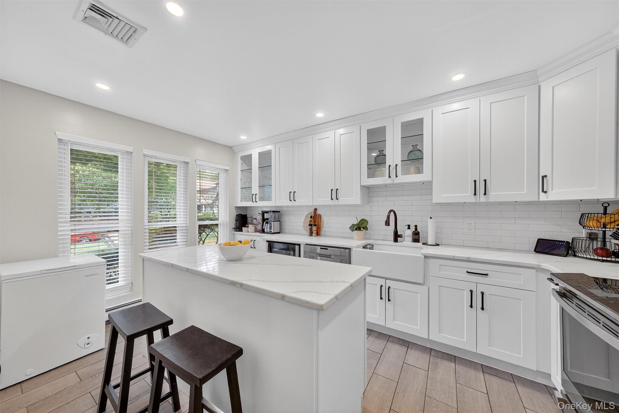 6 Elmwood Circle Peekskill, NY 10566 - Photo 5 of 24