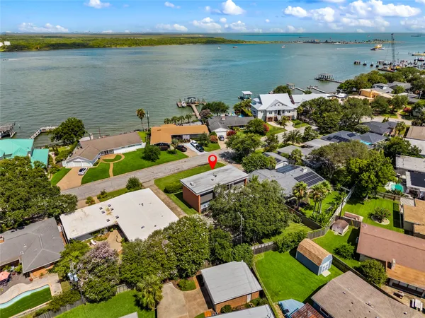 $4,250 | 1310 Harbor View Drive, Galveston, TX 77550