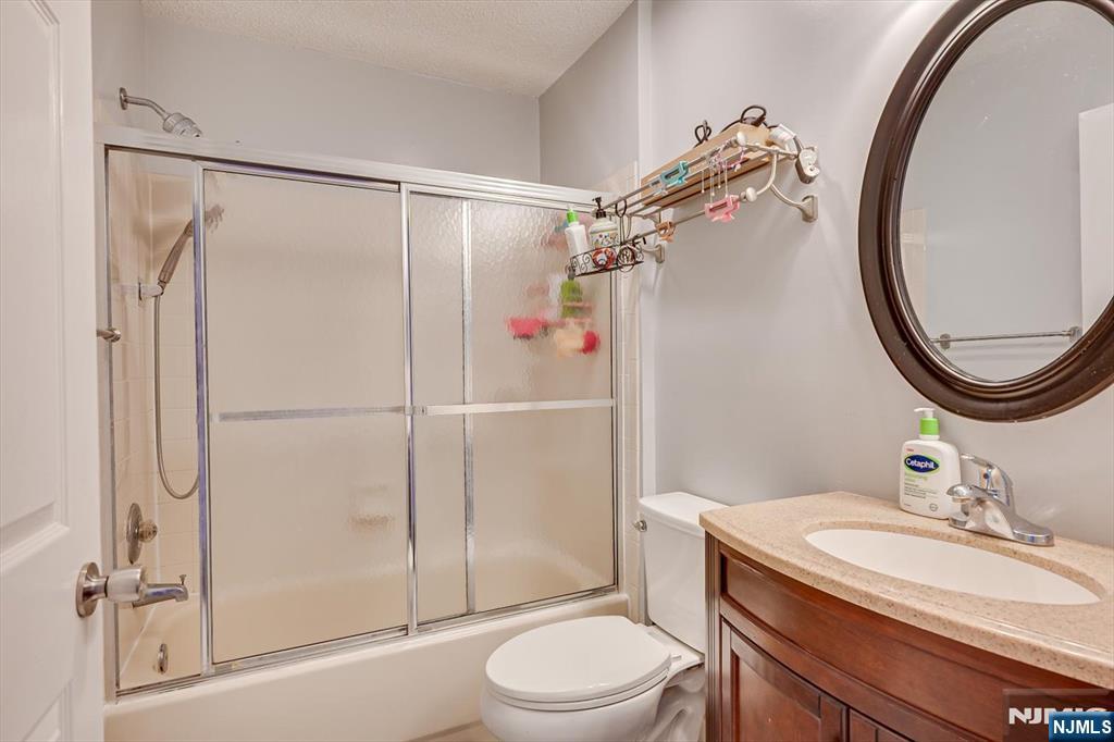202 Prestwick Way, Unit 202 Edison, NJ 08820 - Photo 29 of 34
