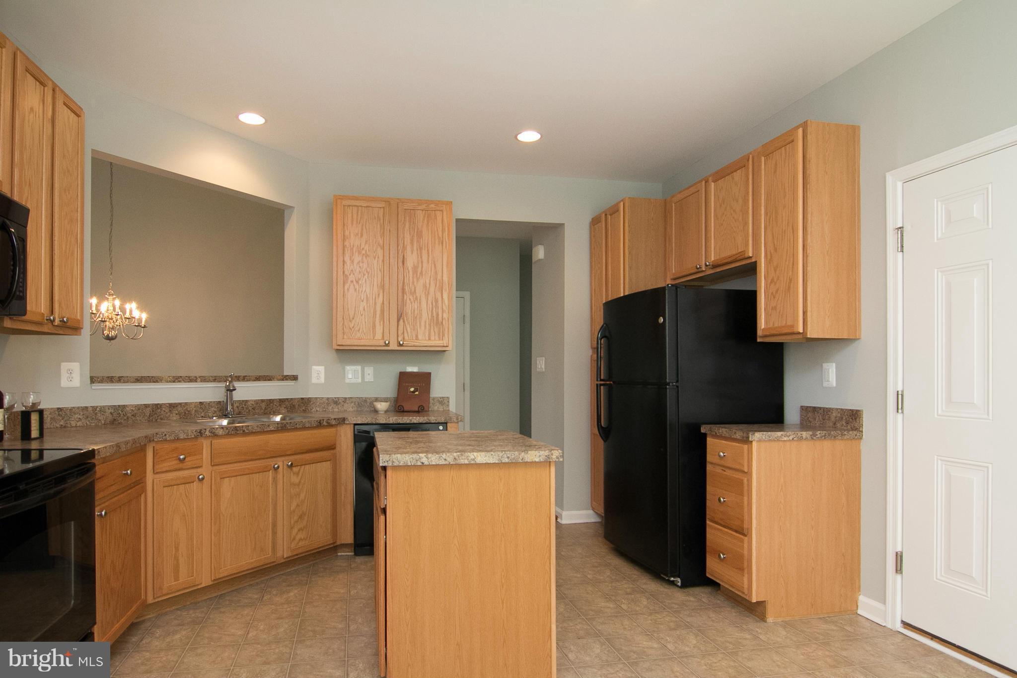 8485 Grove Angle Road, Unit 11 Ellicott City, MD 21043 - Photo 7 of 28 Kitchen w/Island