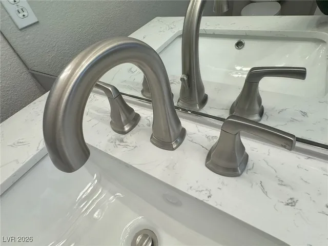 $2,000 | 8605 Copper Mine Avenue, Las Vegas, NV 89129