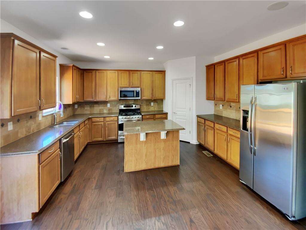 109 Hale View Circle Canton, GA 30114 - Photo 2 of 28