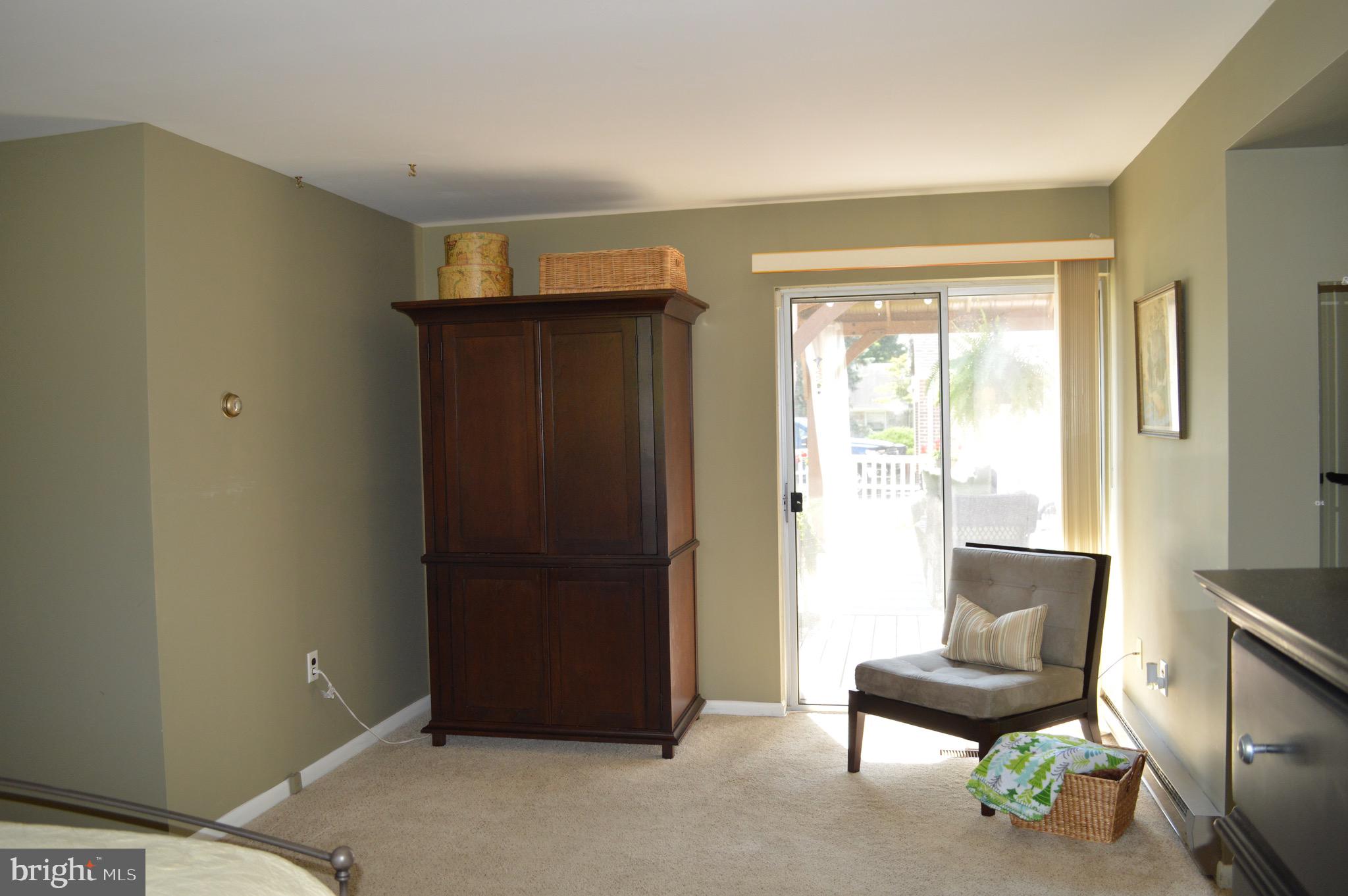 95 Russell Road Phoenixville, PA 19460 - Photo 14 of 37 Sitting area in master suite