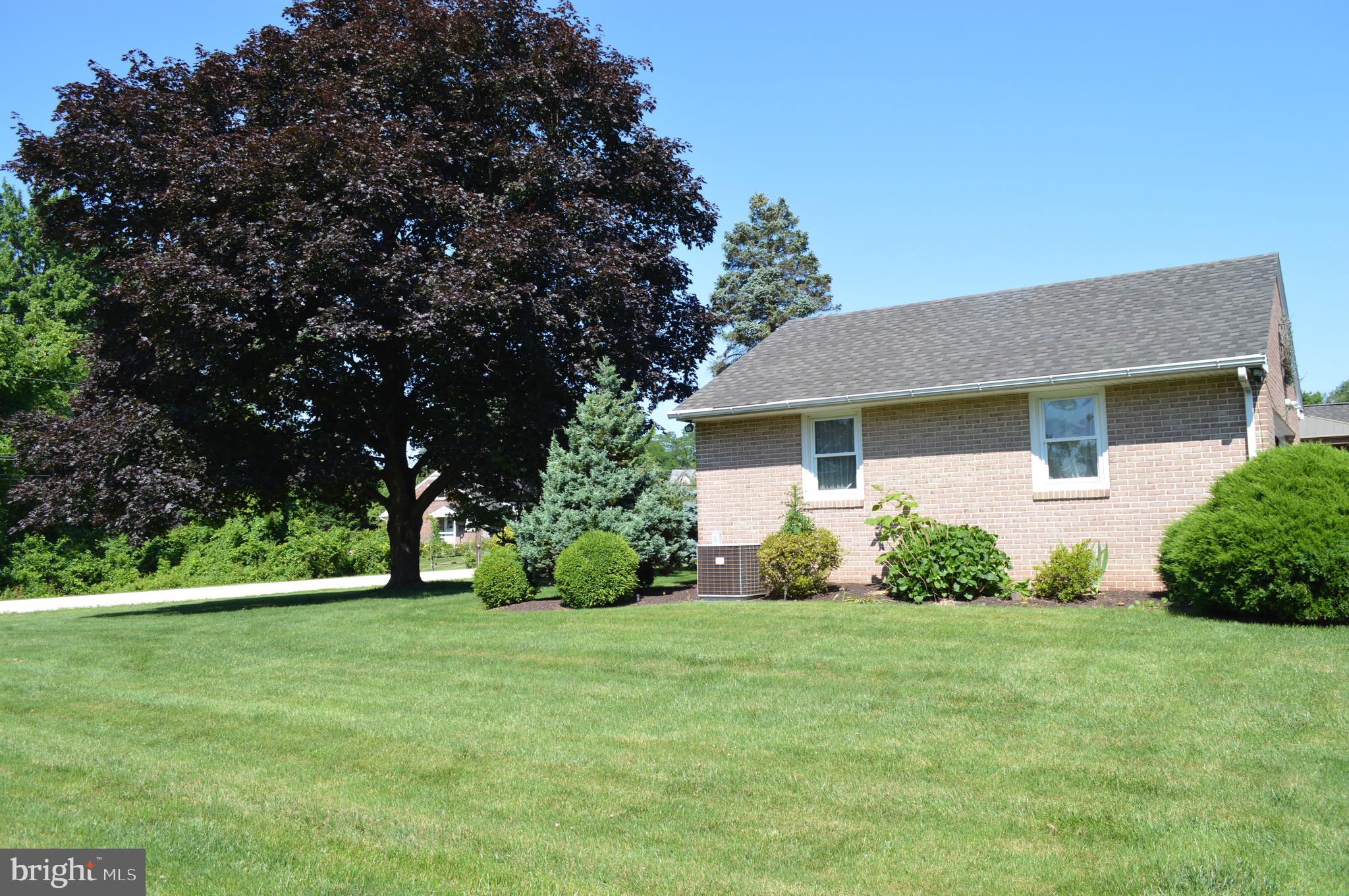 95 Russell Road Phoenixville, PA 19460 - Photo 30 of 37 Side view of the garage