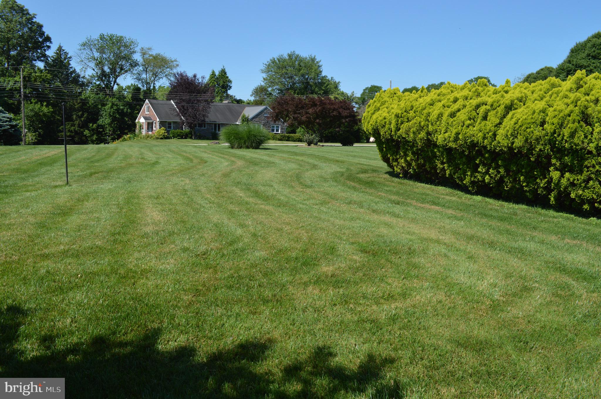 95 Russell Road Phoenixville, PA 19460 - Photo 36 of 37 Side yard