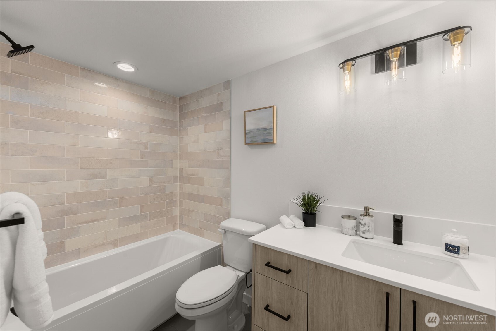 1203 North Allen Place Seattle, WA 98103 - Photo 19 of 29 Gallery Image 19